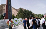 “瞻仰革命先烈，弘揚(yáng)愛(ài)國(guó)精神”主題黨日活動(dòng)